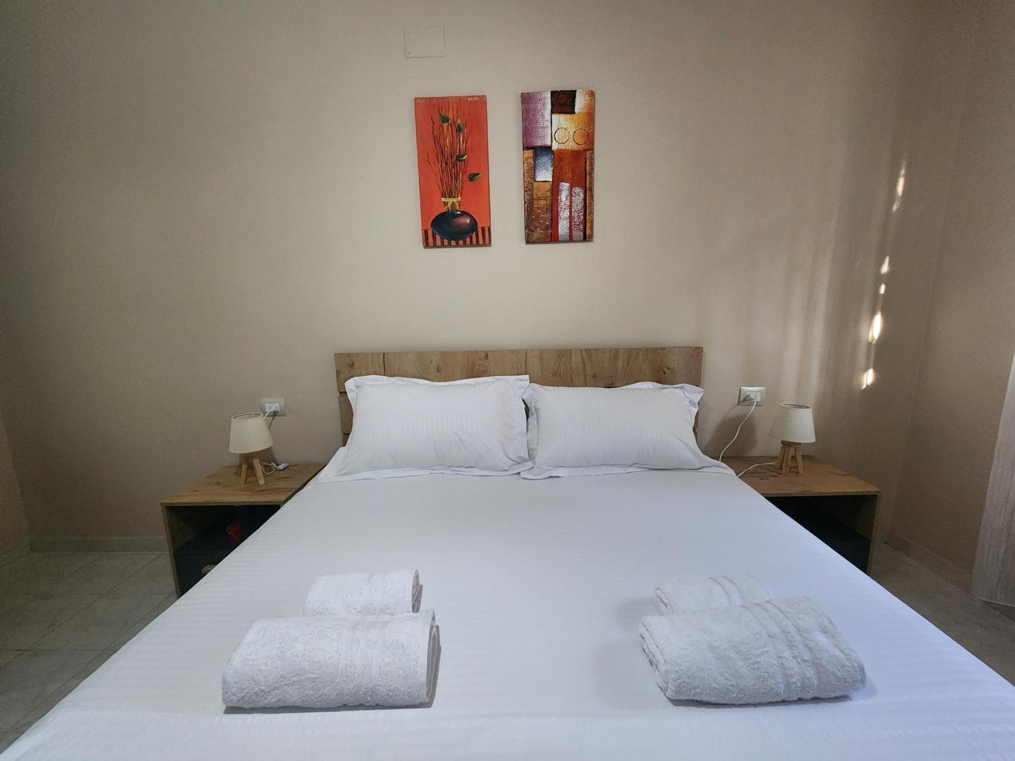 Eden Apartment *