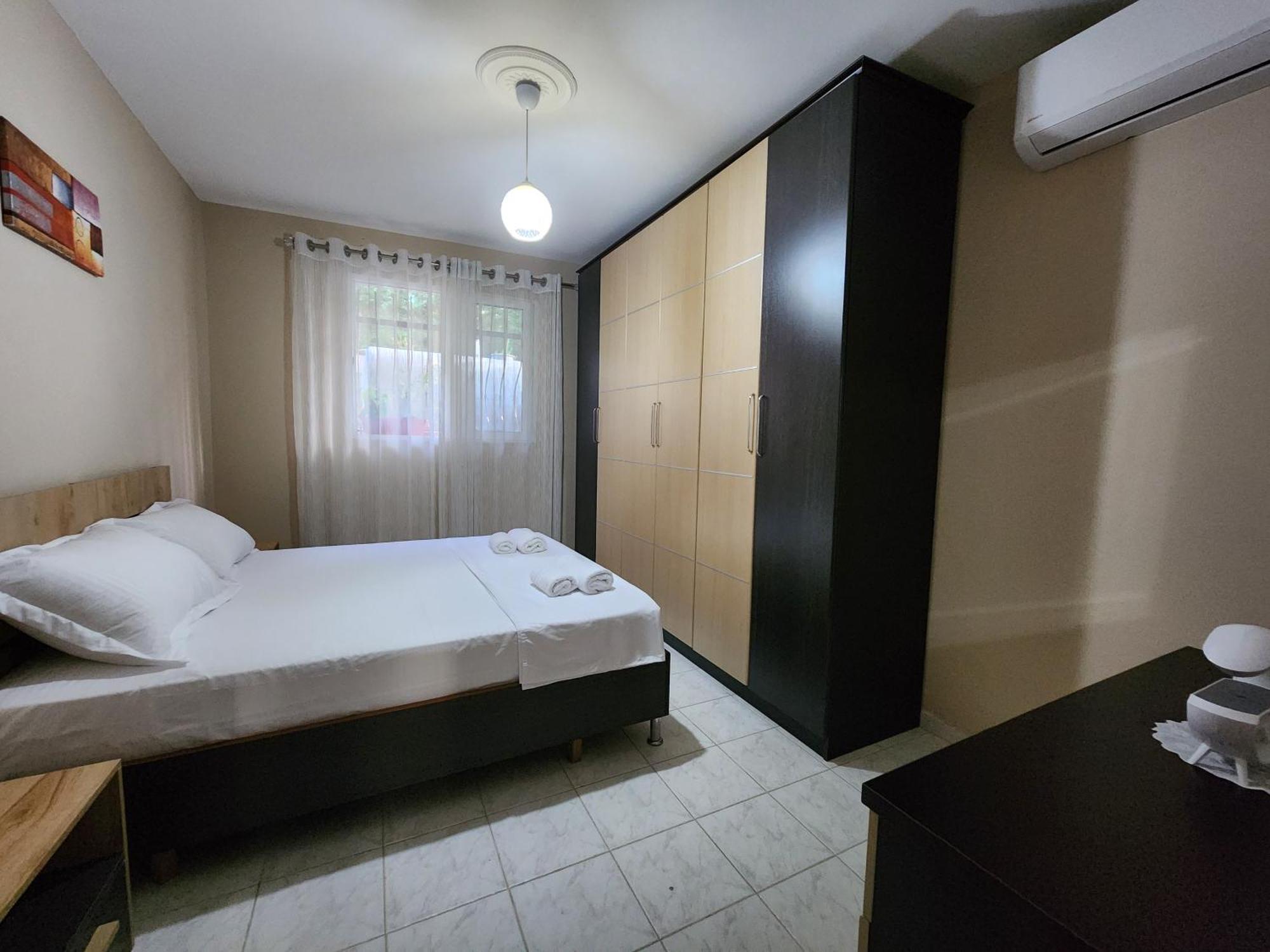 Eden Apartment *